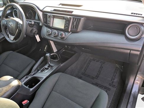 Used 2018 Toyota RAV4 LE image 20