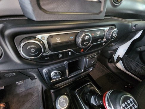 Certified 2022 Jeep Gladiator Sport image 37