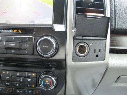 Used 2017 Ford F150 Lariat image 43