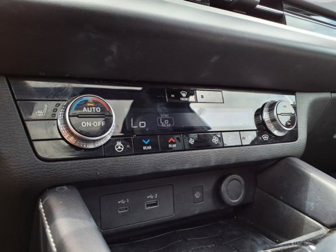 Used 2023 Mitsubishi Outlander SEL Black Edition image 14