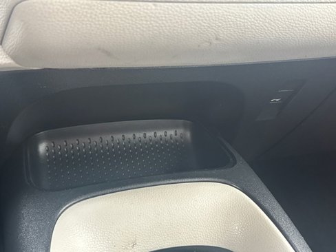 Used 2021 Toyota Corolla LE image 23