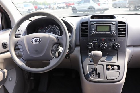 Used 2011 Kia Sedona LX image 2