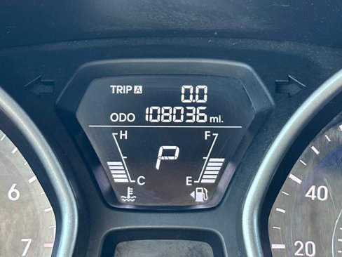 Used 2013 Hyundai Elantra Limited image 21