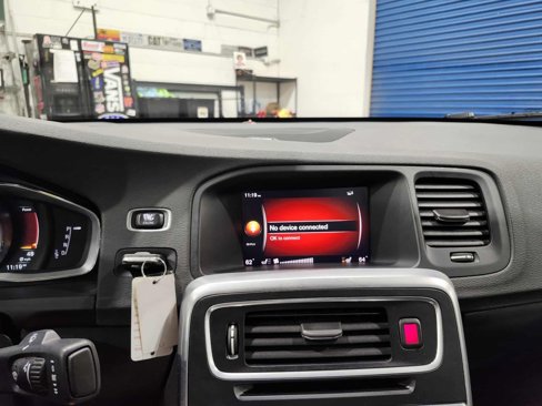 Used 2018 Volvo S60 T5 Dynamic w/ Vision Package image 32