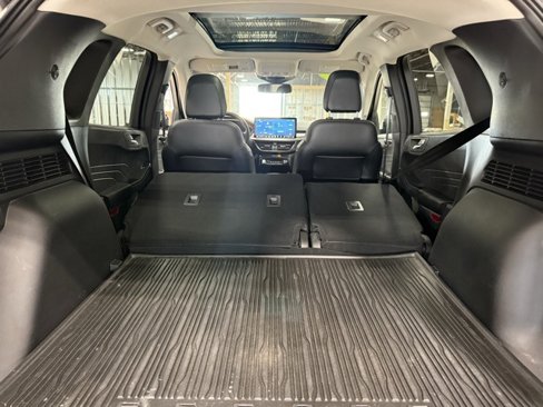 Used 2023 Ford Escape SE w/ PHEV Premium Package image 34