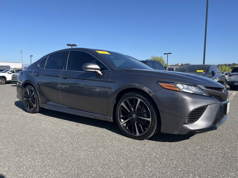 Used 2018 Toyota Camry XSE image 3