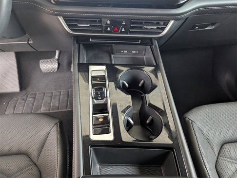 Used 2024 Volkswagen Atlas SE image 27