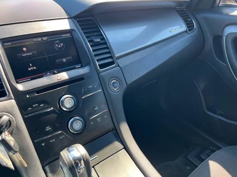 Used 2013 Ford Taurus SEL image 6