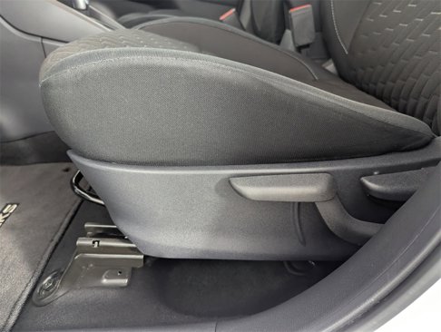 Used 2022 Nissan Kicks S image 13