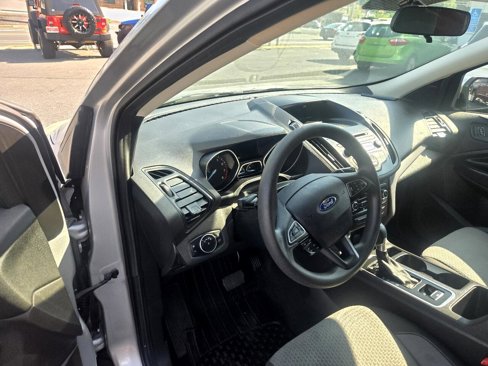 Used 2017 Ford Escape SE image 46