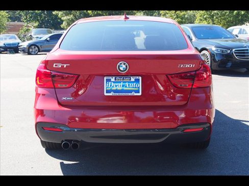Used 2017 BMW 330i Gran Turismo xDrive image 4