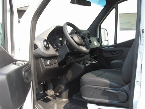 New 2025 Mercedes-Benz Sprinter 2500 image 9