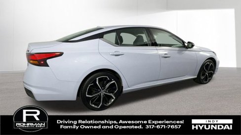 Used 2024 Nissan Altima 2.5 SR image 8