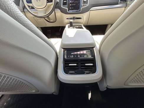 Certified 2024 Volvo XC90 B5 Core w/ Protection Package Premier image 16