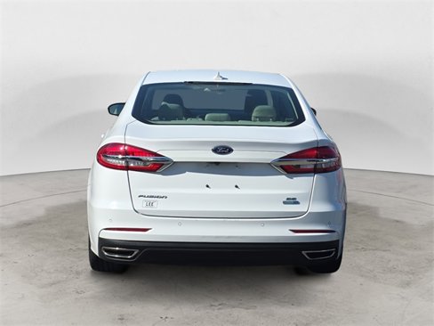 Used 2020 Ford Fusion SE image 4