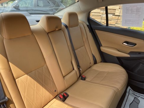 Used 2021 Nissan Sentra SV w/ SV Premium Package image 28