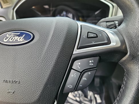Used 2019 Ford Fusion SEL image 32