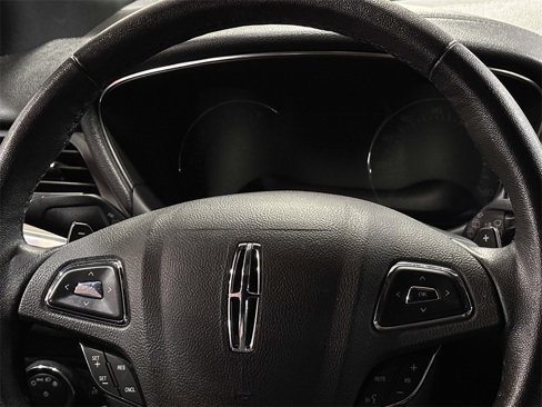 Used 2018 Lincoln MKC Premiere image 16