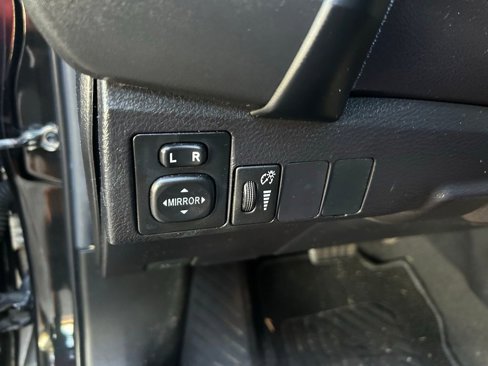 Used 2019 Toyota Corolla SE image 16