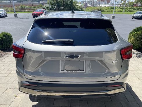 Used 2025 Chevrolet Trax ACTIV w/ Sunroof Package image 7