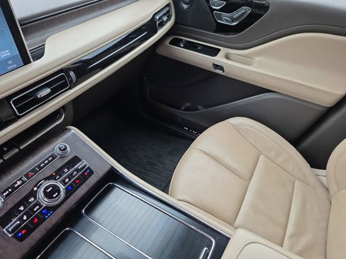 Used 2021 Lincoln Aviator Grand Touring w/ Elements Package Plus image 31