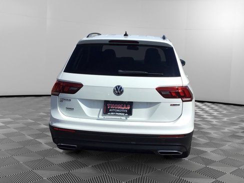 Used 2019 Volkswagen Tiguan SE w/ Panoramic Sunroof Package image 6