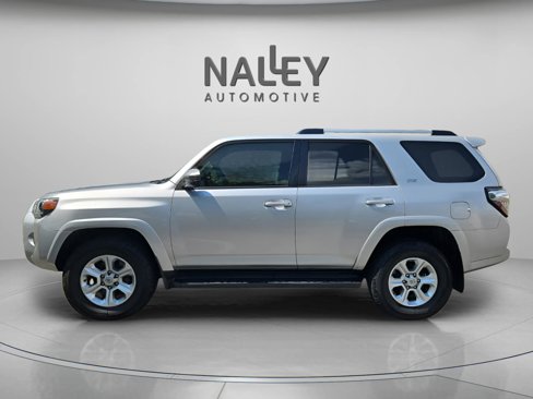 Used 2020 Toyota 4Runner SR5 image 2