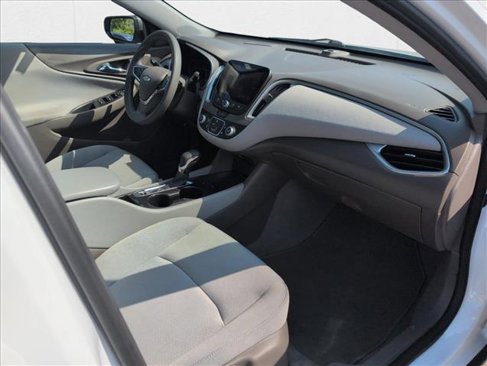 Used 2023 Chevrolet Malibu LS image 21