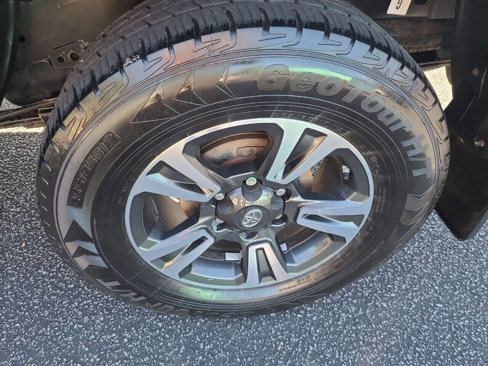 Used 2018 Toyota Tacoma TRD Sport image 12