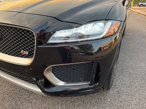 Used 2020 Jaguar F-PACE S image 9