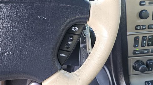 Used 2004 Ford Thunderbird image 27