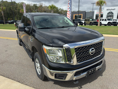 Used 2017 Nissan Titan SV image 23