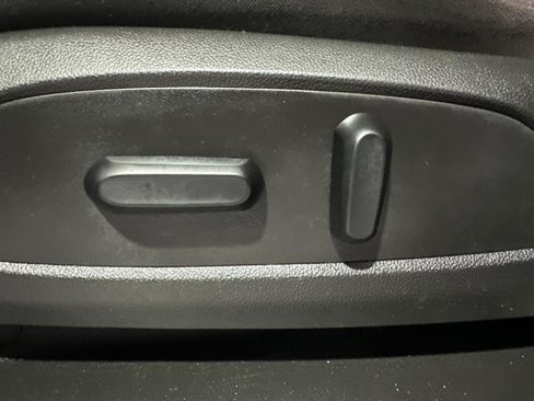 Used 2017 GMC Acadia SLE w/ Driver Alert Package I image 32