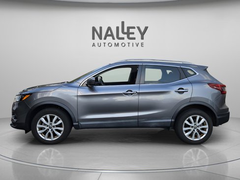 Used 2020 Nissan Rogue Sport SV image 2