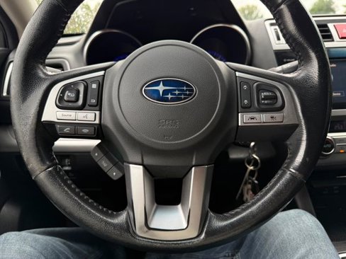 Used 2017 Subaru Outback 2.5i Premium image 11