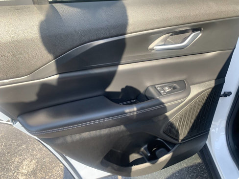 Used 2024 Jeep Grand Cherokee Altitude image 22