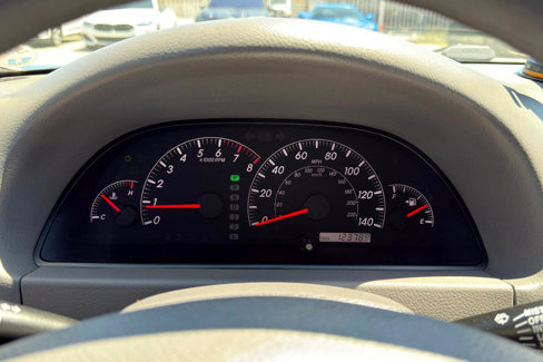 Used 2005 Toyota Camry XLE image 11