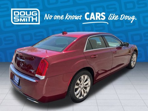 Certified 2019 Chrysler 300 Touring image 6