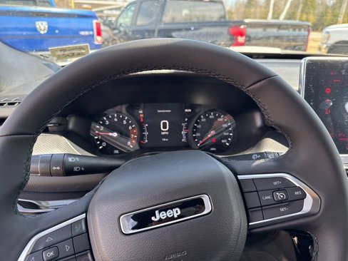 New 2025 Jeep Compass Latitude w/ Convenience Group image 16