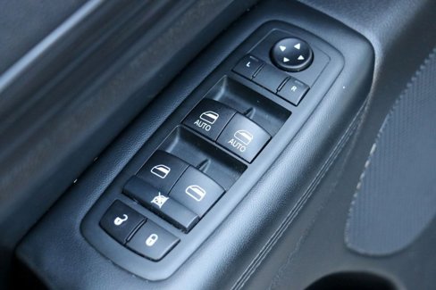 Used 2020 Jeep Grand Cherokee Altitude image 16