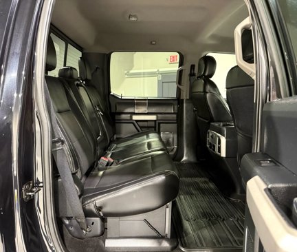 Used 2019 Ford F250 Lariat w/ Chrome Package image 21