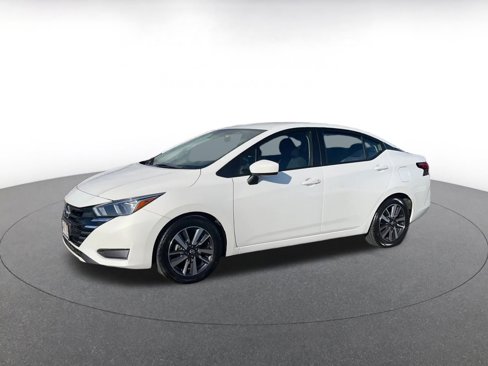 Used 2023 Nissan Versa SV image 8