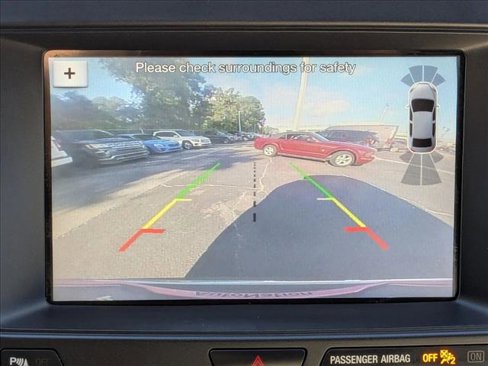 Certified 2018 Ford Explorer XLT w/ Equipment Group 202A image 15
