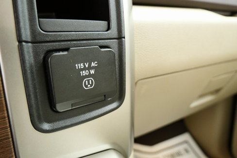 Used 2015 RAM 1500 Laramie w/ Convenience Group image 31
