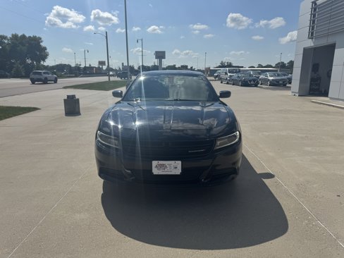 Used 2019 Dodge Charger SXT image 3