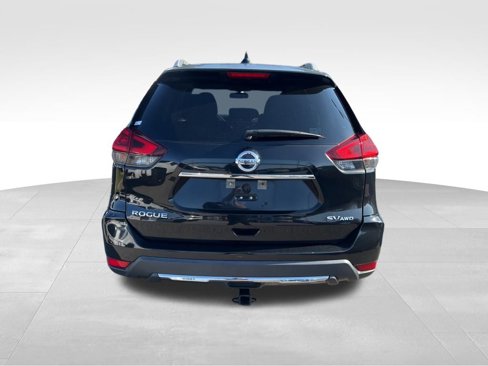 Used 2018 Nissan Rogue SV w/ Premium Package image 4