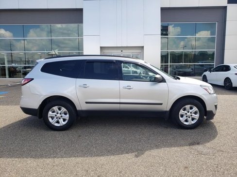 Used 2017 Chevrolet Traverse LS image 10