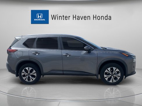 Used 2022 Nissan Rogue SV image 9