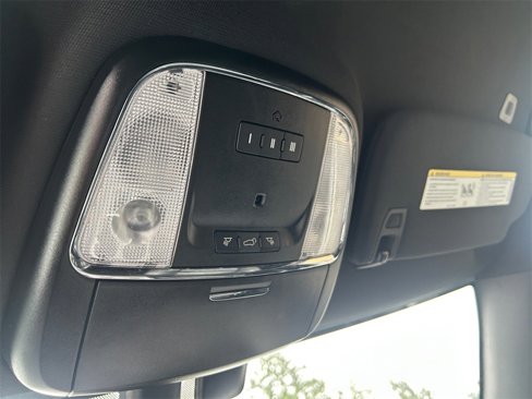 Used 2018 Jeep Grand Cherokee Limited image 23