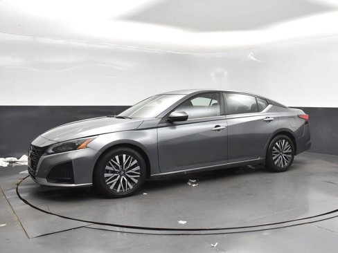 Used 2023 Nissan Altima 2.5 SV image 3